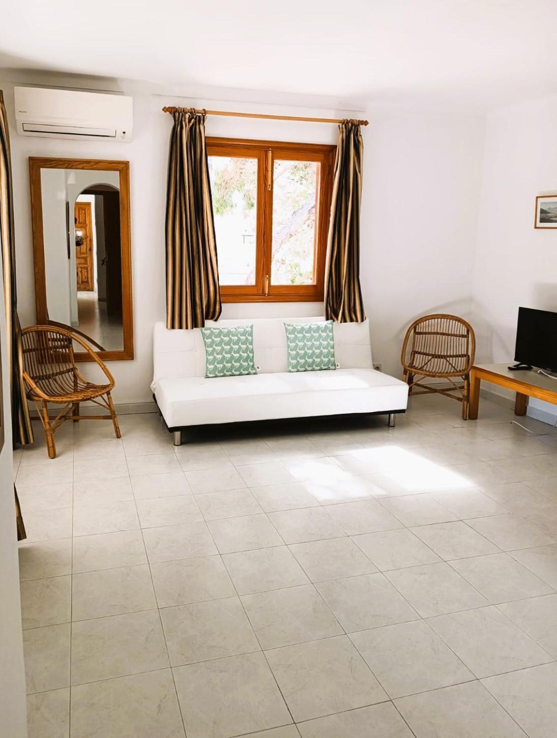 Apartamentos Mhm Cala Ratjada  Exteriör bild