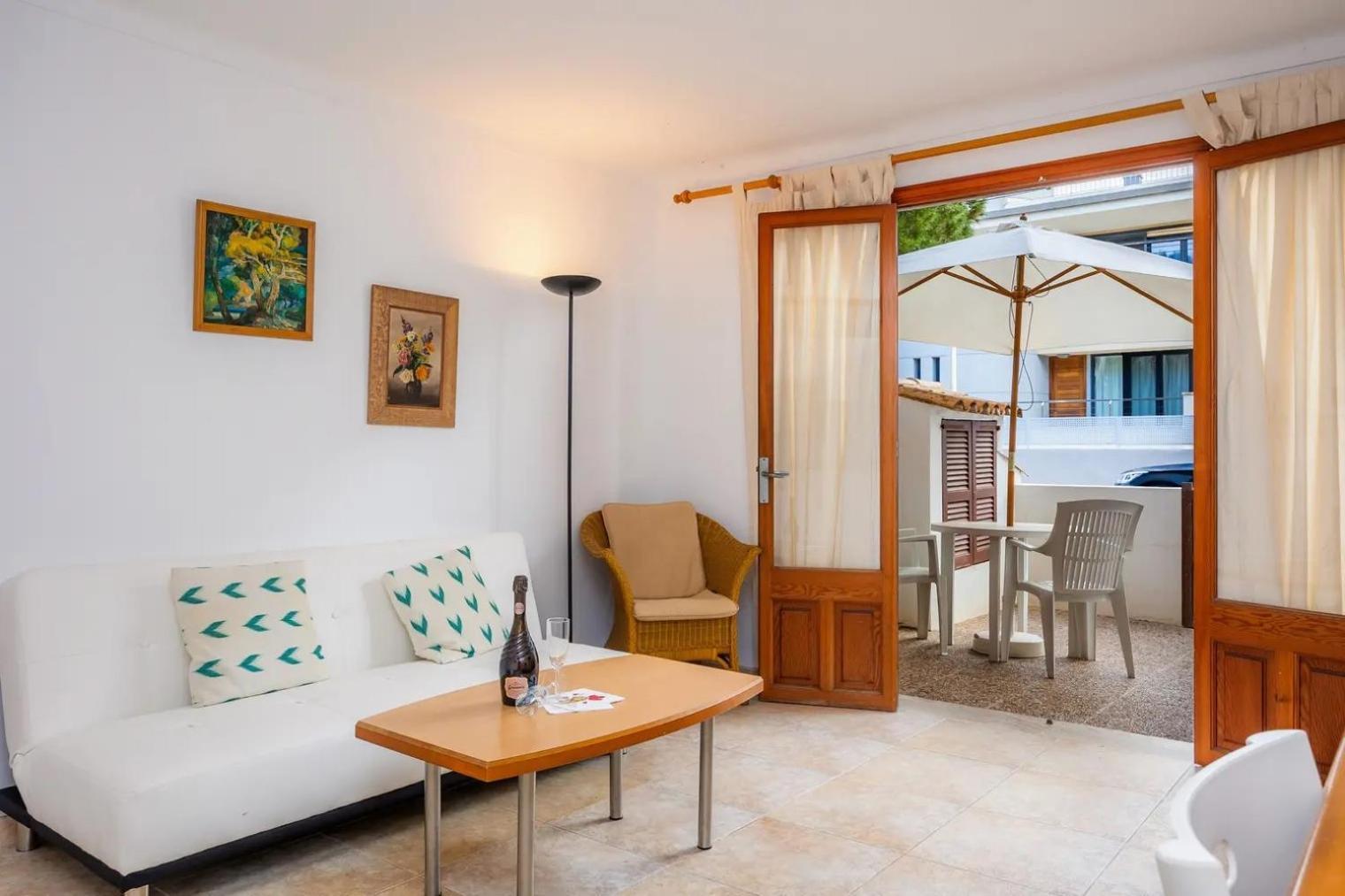 Apartamentos Mhm Cala Ratjada  Exteriör bild
