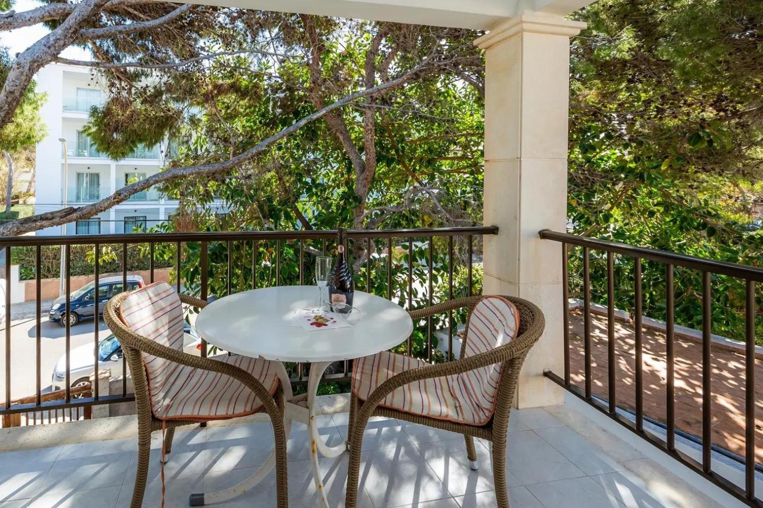 Apartamentos Mhm Cala Ratjada  Exteriör bild