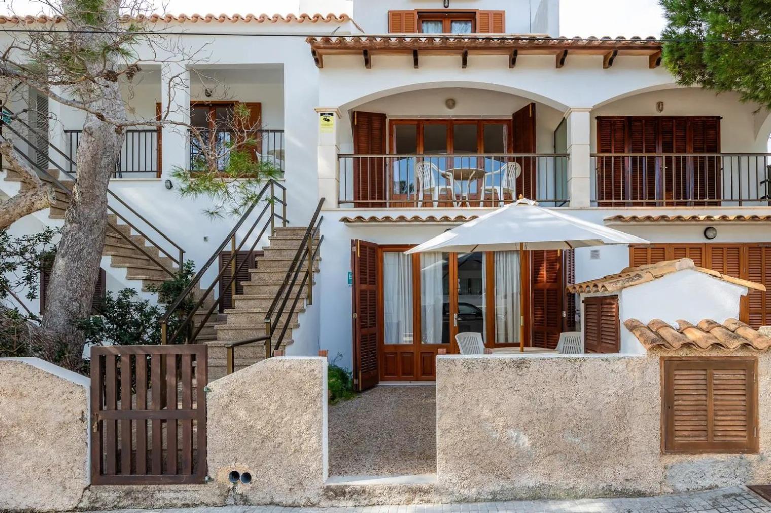 Apartamentos Mhm Cala Ratjada  Exteriör bild